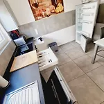 Apartment Grosse Wohnung Mit Zwei Schlafzimmern Und Terrasse In Bonn