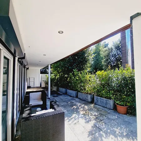 Grosse Wohnung Mit Zwei Schlafzimmern Und Terrasse In Bonn *