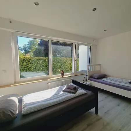 شقة Grosse Wohnung Mit Zwei Schlafzimmern Und Terrasse In Bonn